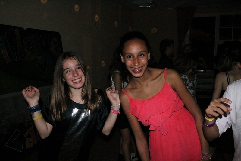 Village Camps International Summer Camp Leysin, Switzerland 2025-08-09 https://www.villagecamps.com/journals_admin/images/701-21-discoprom (41).jpg